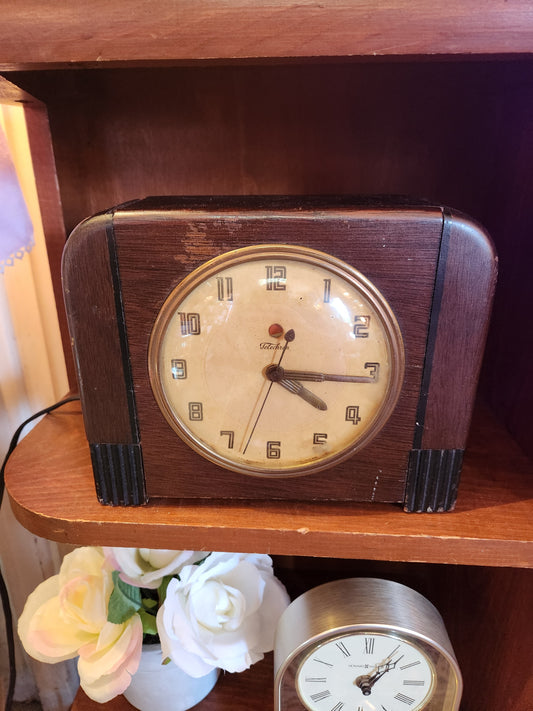 1941 Mantle Clock (works)