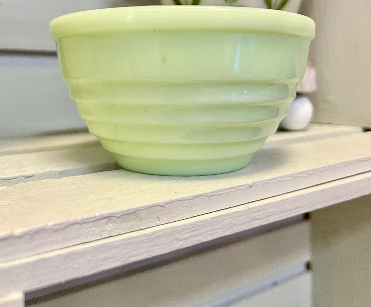 Vintage 1930's Jannette Jadeite Mixing Bowl | GLOWS