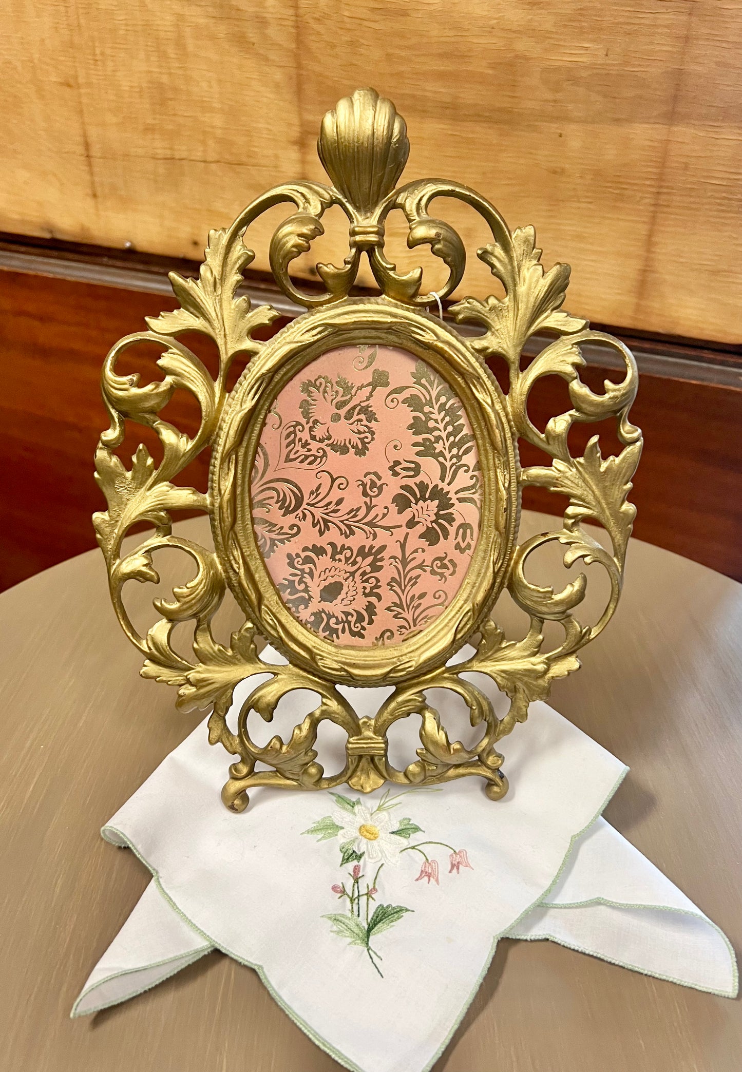 Vintage Ornate Oval Gold-Tone Metal Table Photo Frame