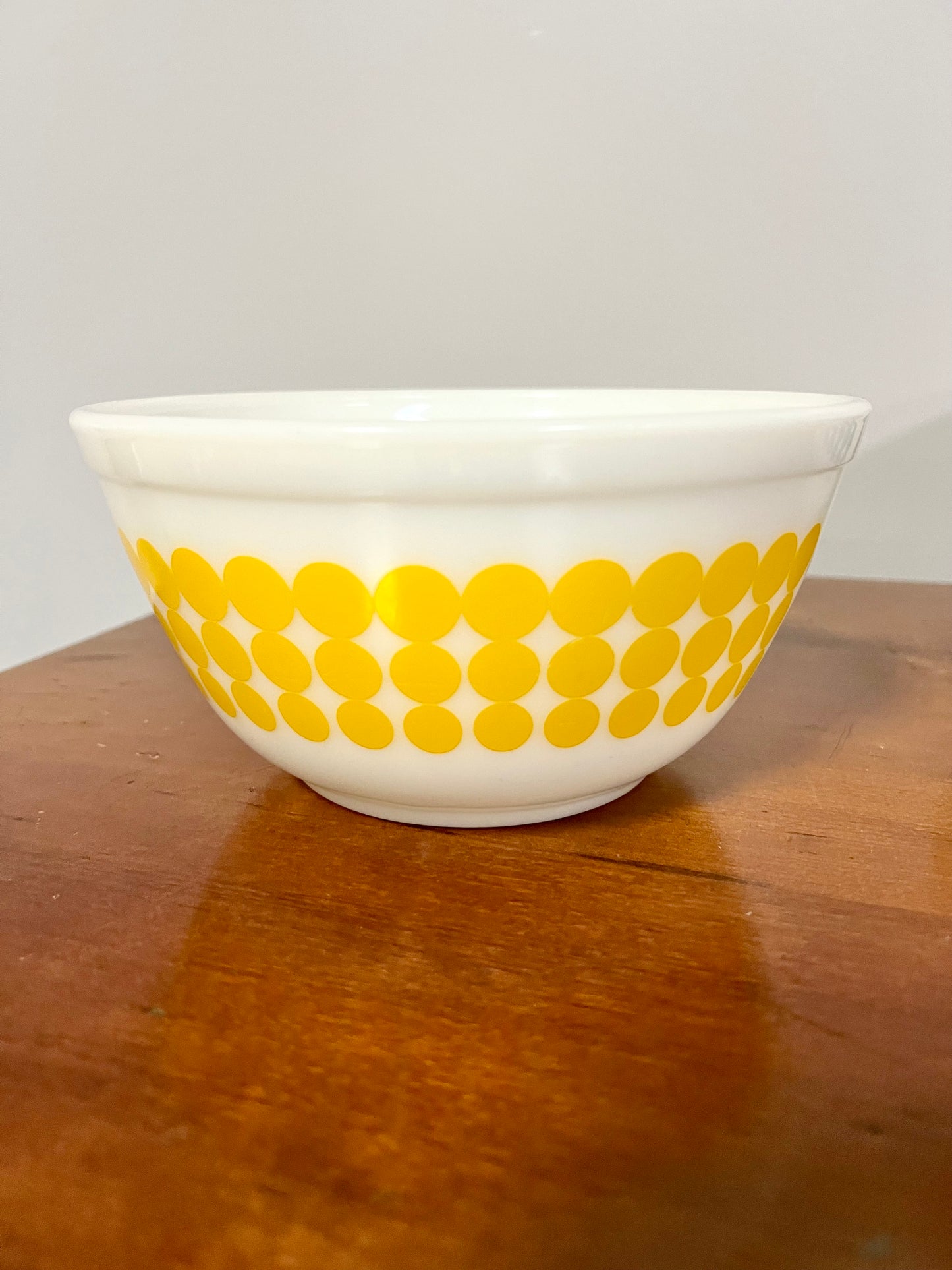 Pyrex Dots Mixing Bowl Set of 3