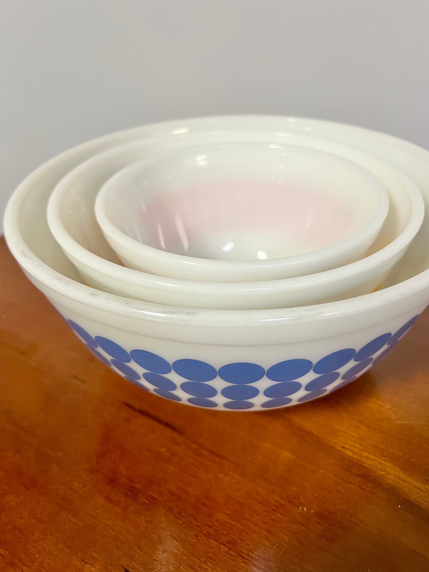 Pyrex Dots Mixing Bowl Set of 3