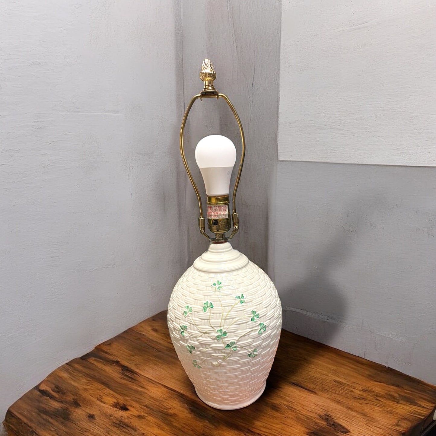 Belleek Kylemore Table Lamp - A Touch of Irish Magic for Your Home ☘️✨